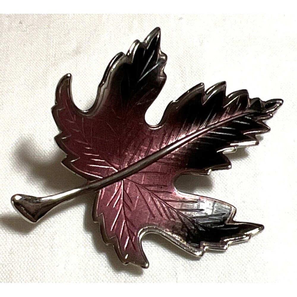 VINTAGE JEWELRY - 1980s Ombre Oak Leaf Gold  Brooch Pin